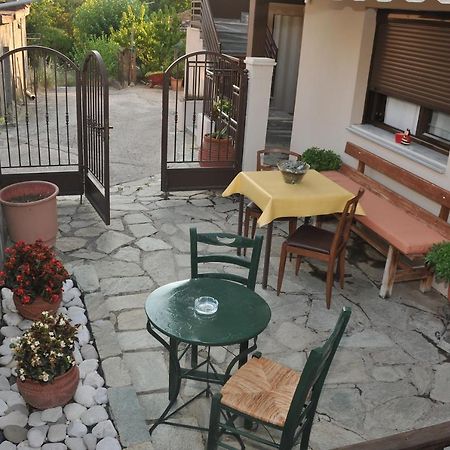 Guesthouse Bloutsos Rooms Kastraki  Bagian luar foto