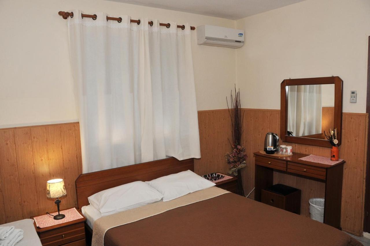 Guesthouse Bloutsos Rooms Kastraki  Bagian luar foto