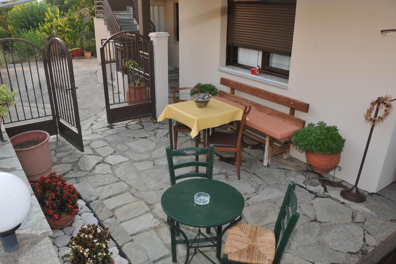Guesthouse Bloutsos Rooms Kastraki  Bagian luar foto