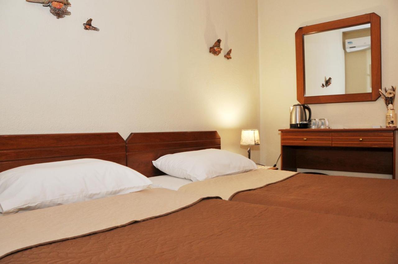 Guesthouse Bloutsos Rooms Kastraki  Bagian luar foto